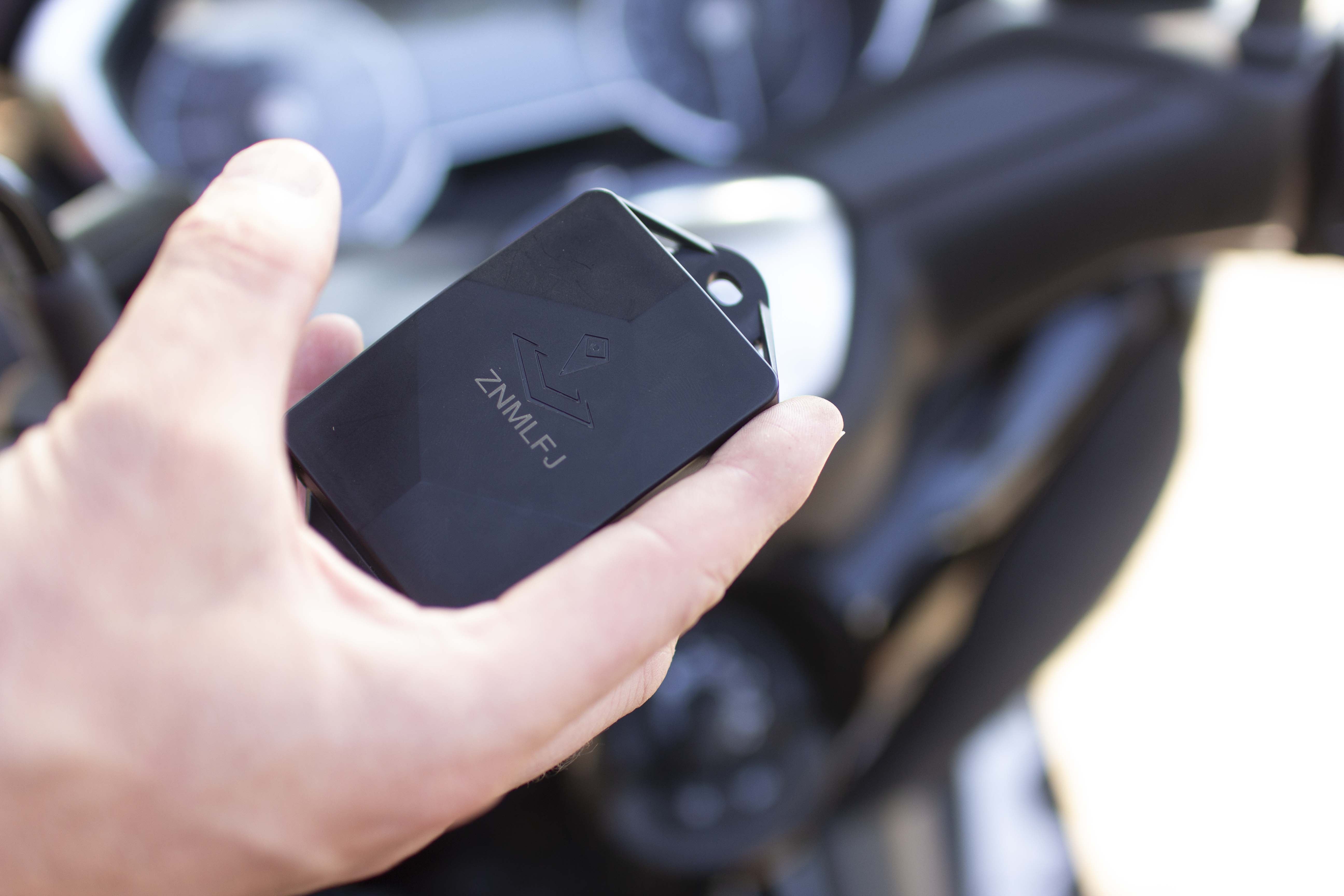Traceur GPS TRAKmy fabriqué en Europe — qualité industrielle antivol moto