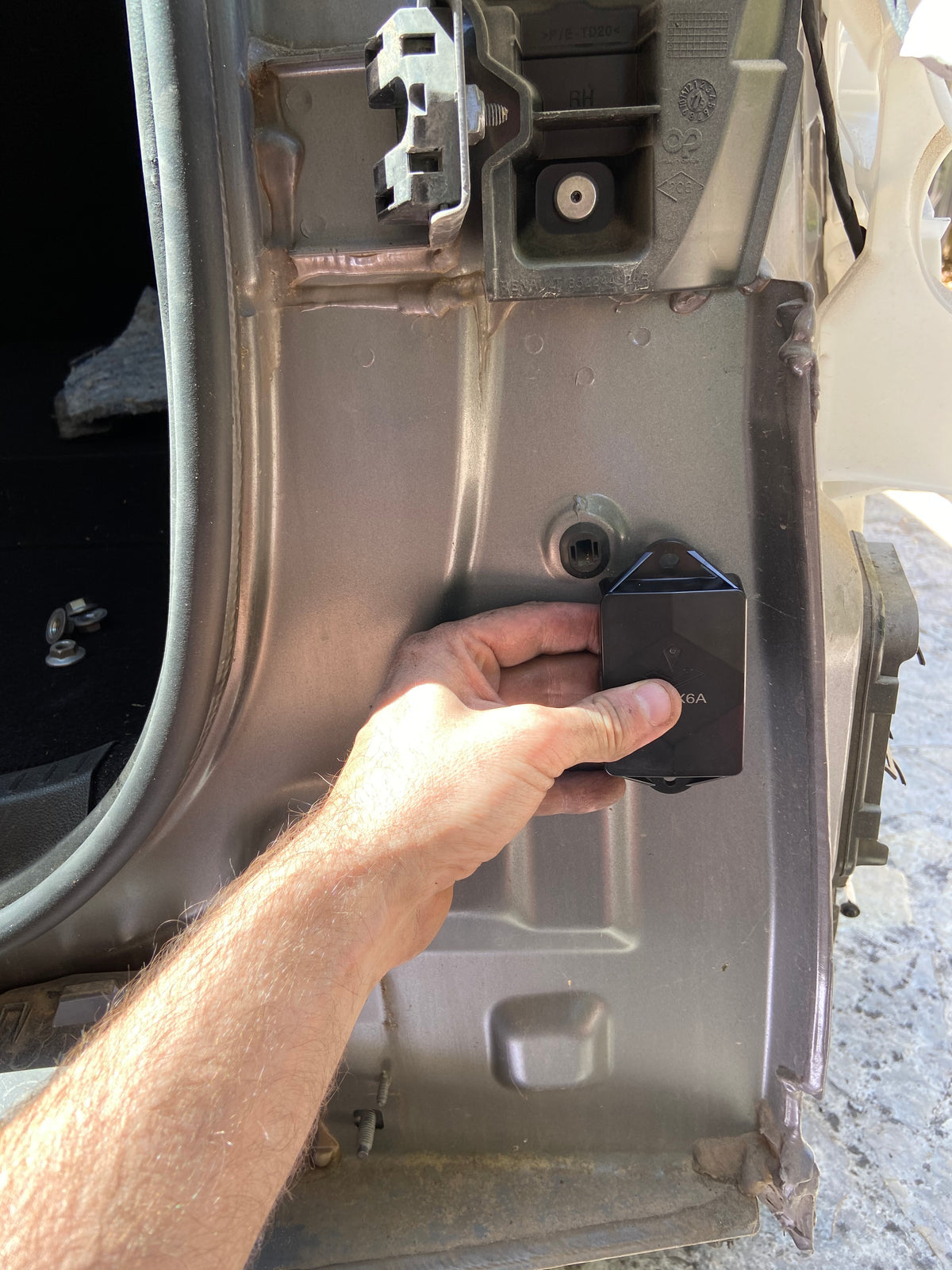 Installation discrete de nos traceurs GPS